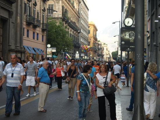 Apartmán A Un Passo Dal Massimo 1 Palermo Pokoj fotografie